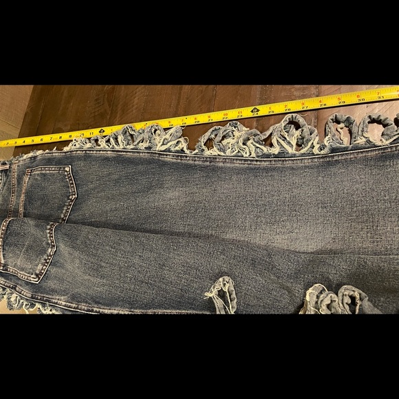 Distressed Ripped Demin Jeans - Picture 12 of 16